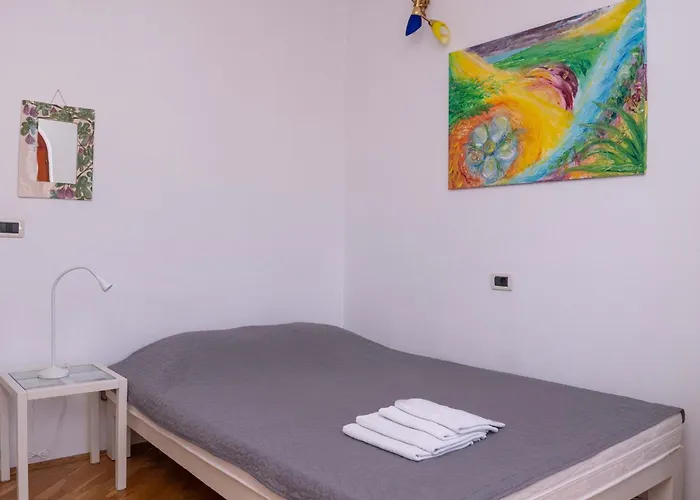 The Blue House 招待所